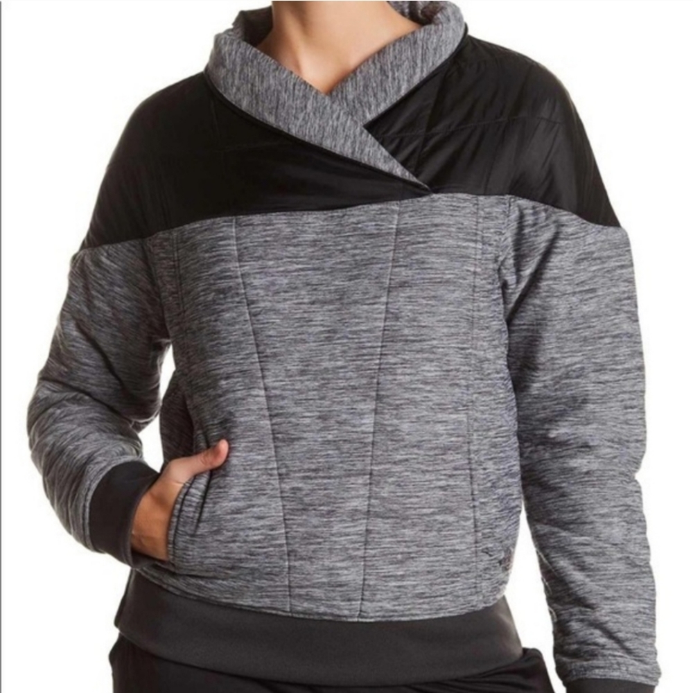NWT- The North Face Pseudio Performance Training Pullover
